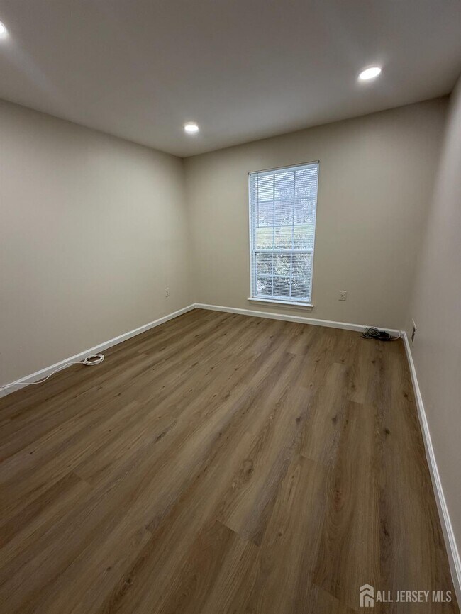 Building Photo - 32 Columbus Dr