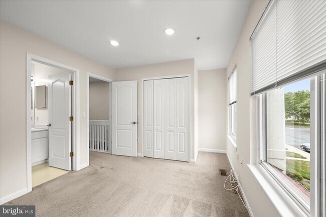 Building Photo - 45 Queen Neva Ct
