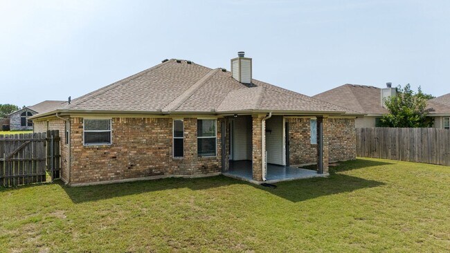 Building Photo - 4305 Maggie Dr