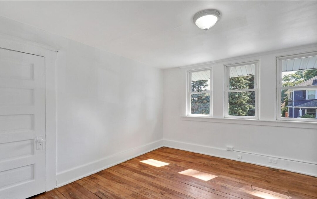 Building Photo - 1404 Linval St