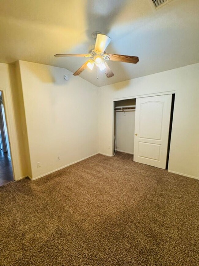 Building Photo - Oro Valley- 4 bedroom/ 2 bathroom home