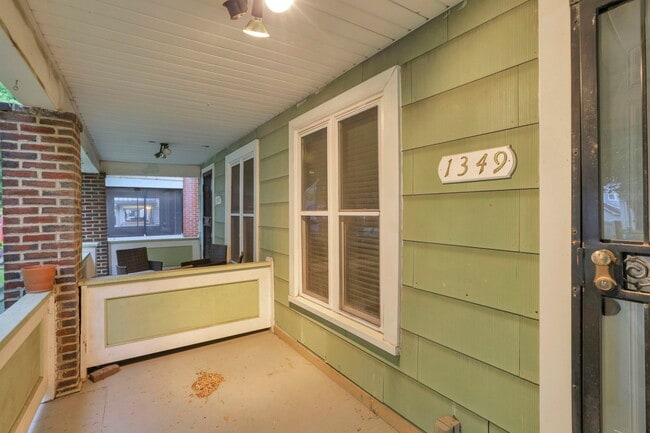Building Photo - 1349 N 6th St