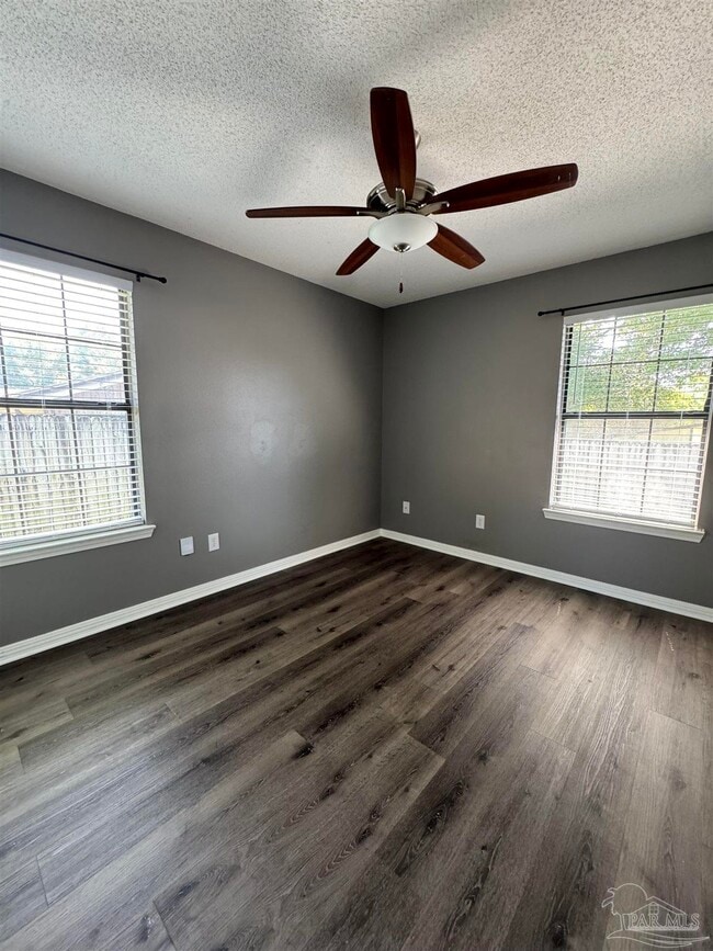 Building Photo - 9511 Sandpiper St