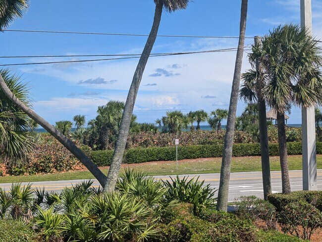 Building Photo - 4949 N Hwy A1A