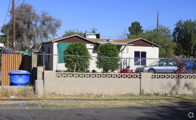Building Photo - Papago Square
