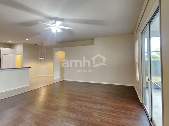 Building Photo - 633 Battlegate Ln