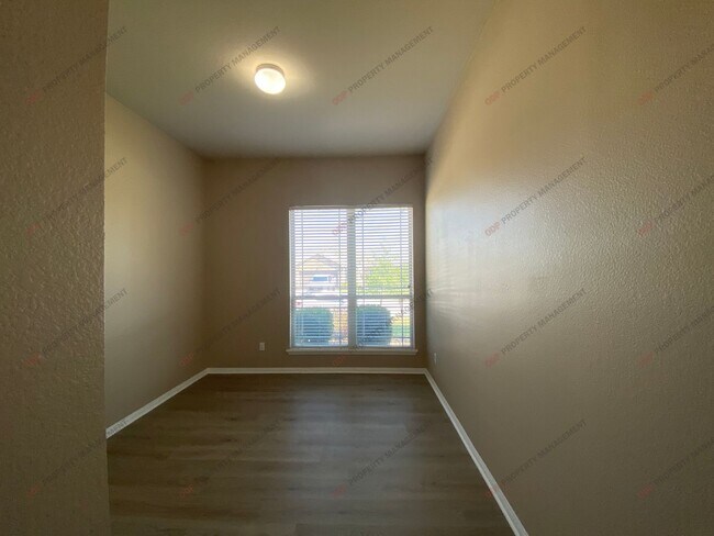 Building Photo - 513 Wedgwood Dr
