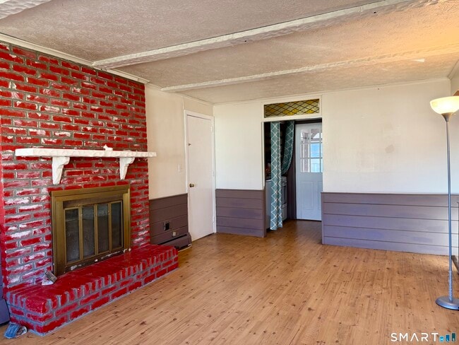 Building Photo - 44 Crabapple Rd