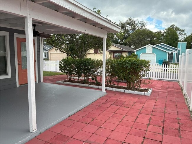 Building Photo - 2010 S Plainfield Dr