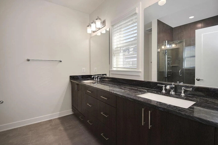 Master Bath - 70 Ellsworth Heights St