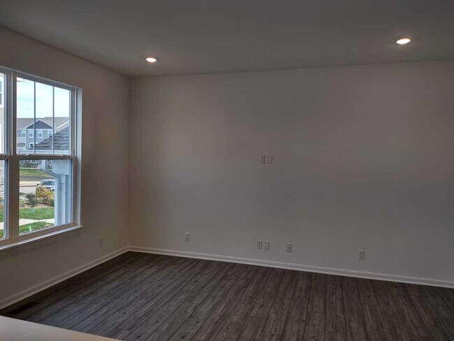 Building Photo - 1039 Atterberg Rd