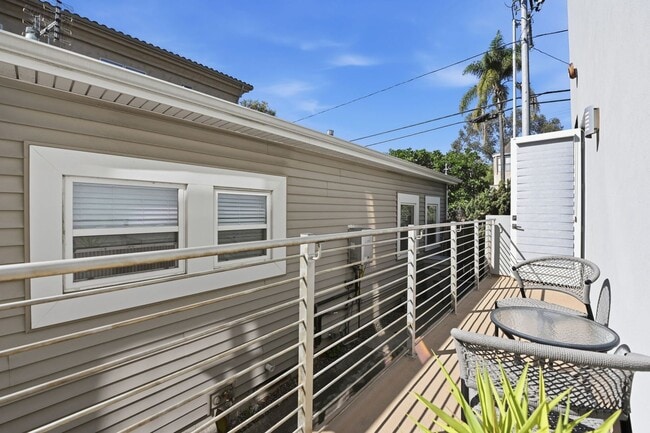 Building Photo - Furnished 2 bedroom