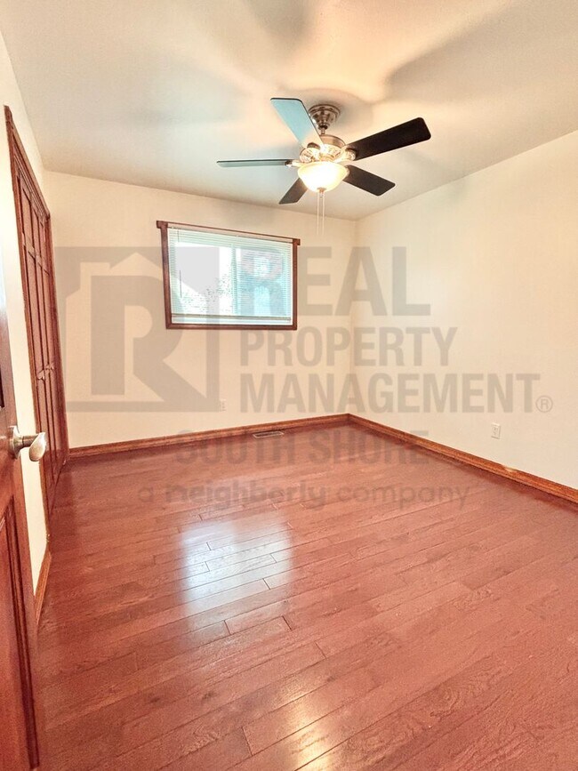 Building Photo - 4217 Glen Oaks Dr