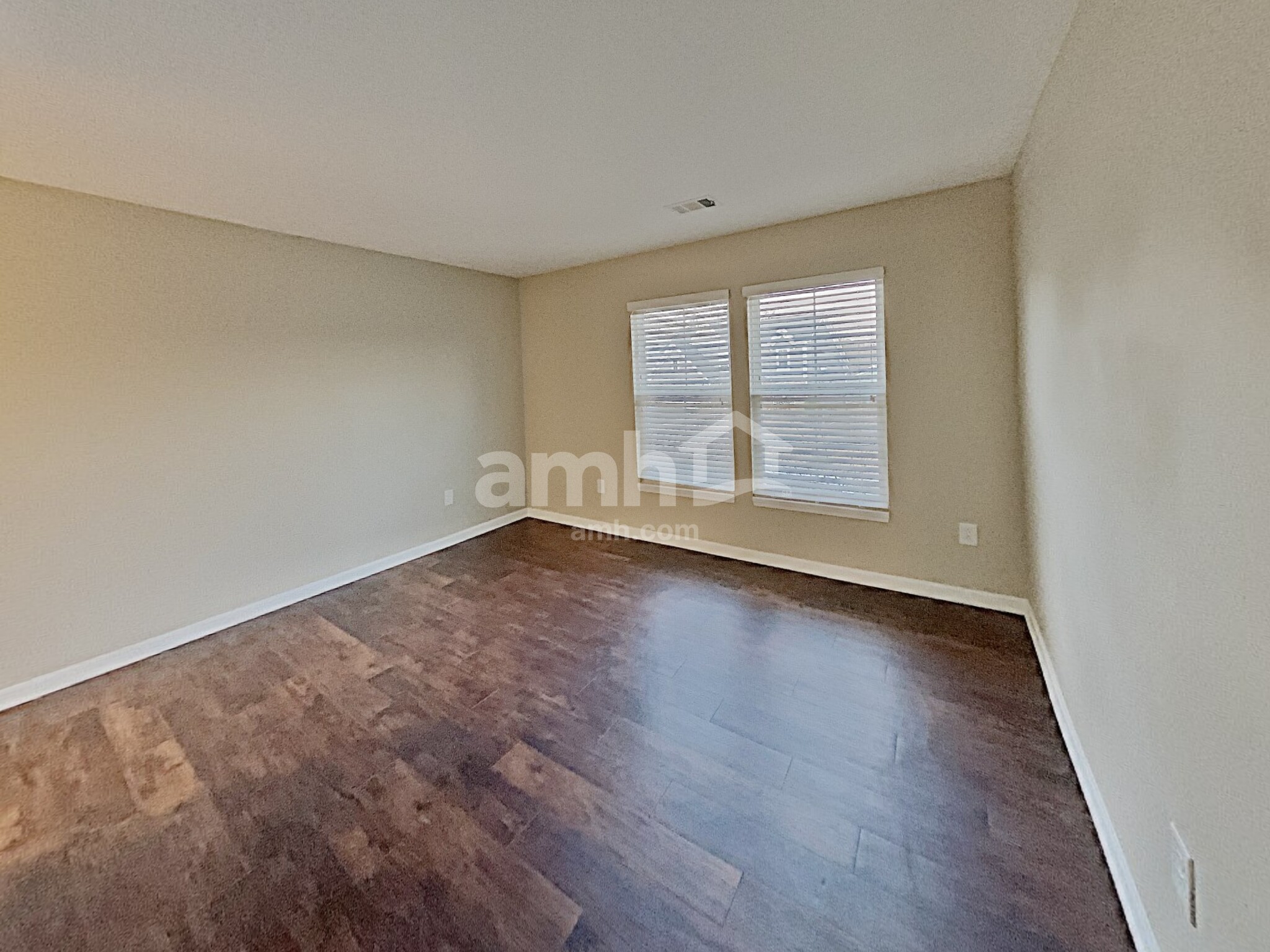 Building Photo - 822 Commerce Trl