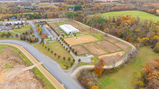 Building Photo - 52 Hill Rd