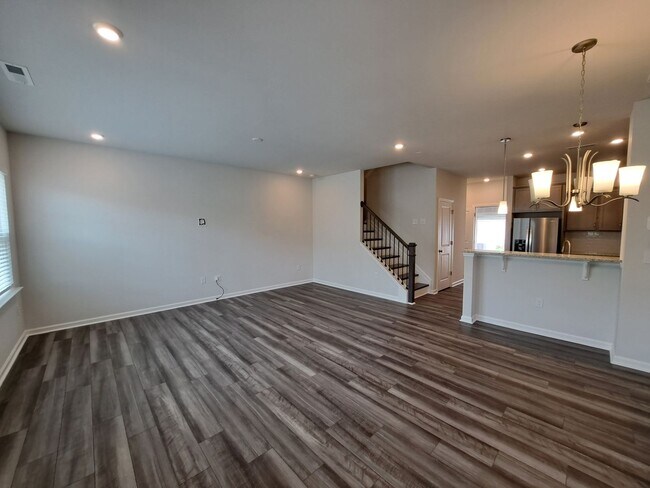 Building Photo - Charming 3 beds 2.5 baths in Fuquay Varina!