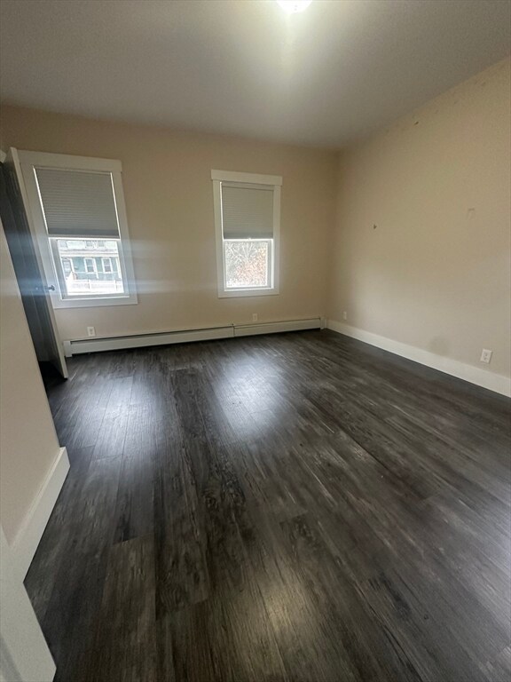 Building Photo - 105 Elm St