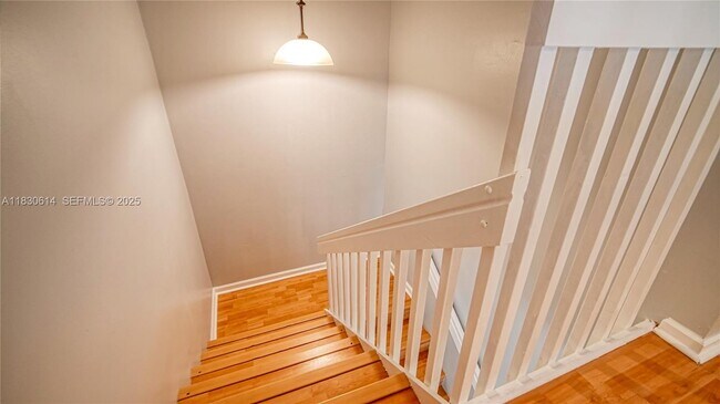 Building Photo - 11101 SW 15th Manor