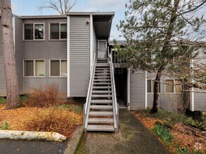 Building Photo - Beautiful 3 bedroom unit near in Lake Oswe...