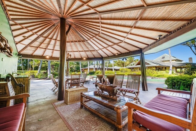 Building Photo - 275 Haumana Rd