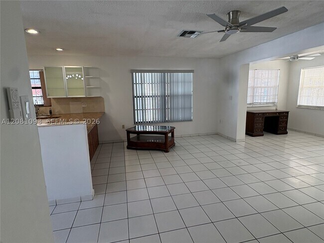 Building Photo - 7577 W 5th Ln