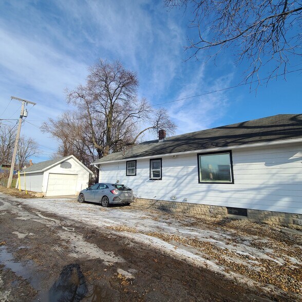 Building Photo - 317 Dunnwood Dr