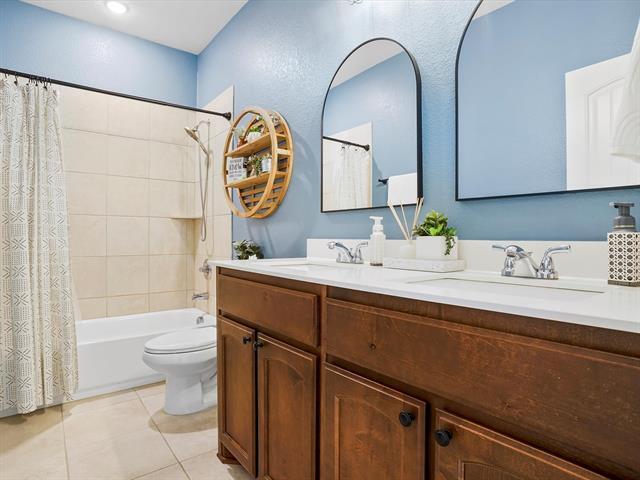 Building Photo - 173 Mdw Vis Dr