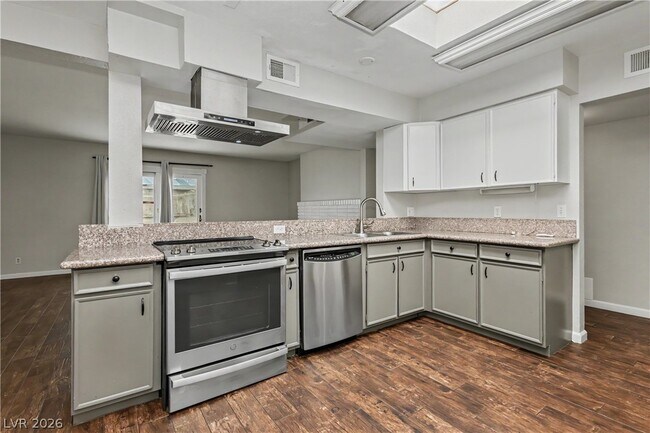 Building Photo - 6908 Kinkenon Dr