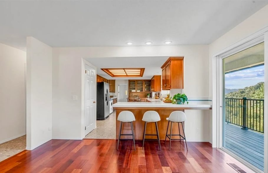 Eat in counter/bar area. - 221 Appy Way