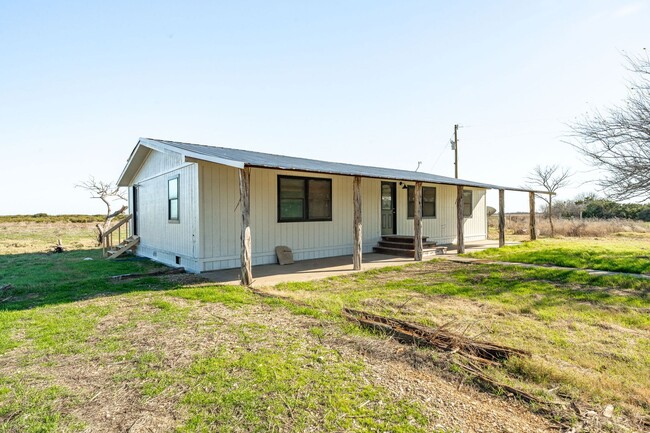 Building Photo - 6506 FM 913, Stephenville, TX 76401