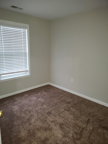 Building Photo - 2714 Stanton Rd SE