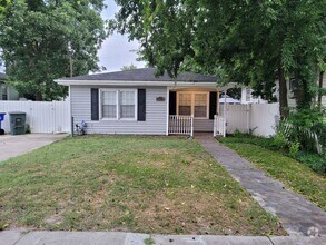 Building Photo - Beautifully Updated 3 Bedroom, 2 Bath Ranc...