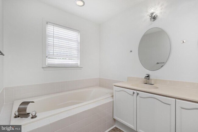 Building Photo - 18506 Carriage Walk Cir