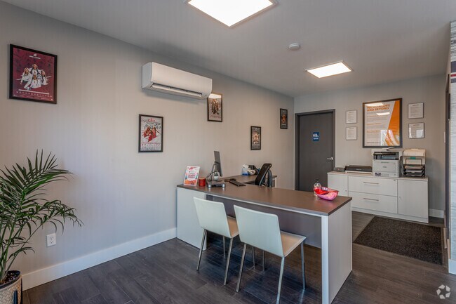 Leasing Office - Willow Place