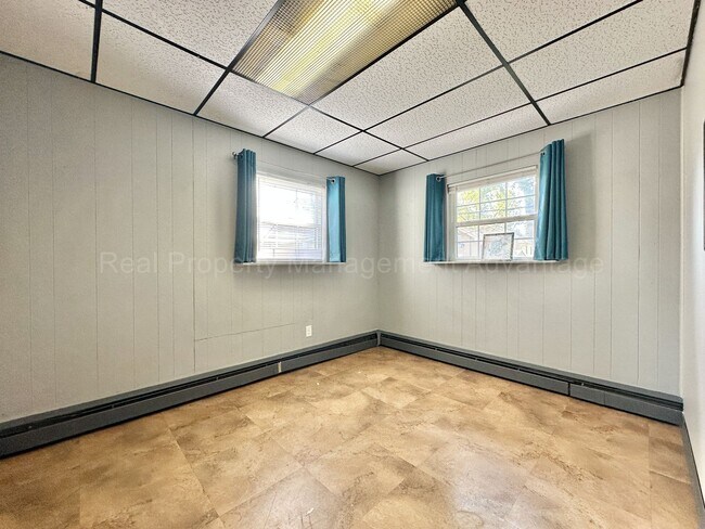 Building Photo - 574 Ardmore Dr