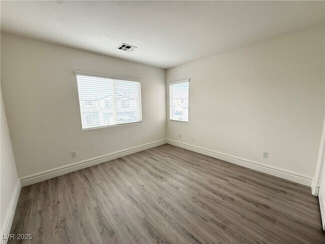 Building Photo - 9748 Waukegan Ave