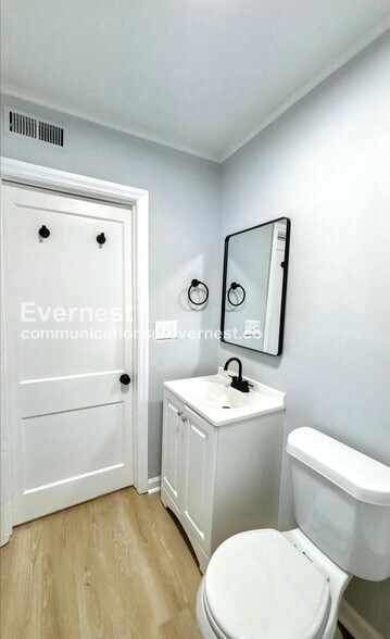 Building Photo - 2992 Pontiac St