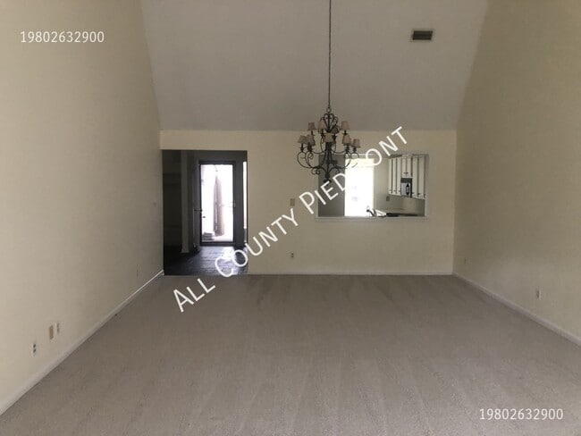 Building Photo - 43 Old Post Rd