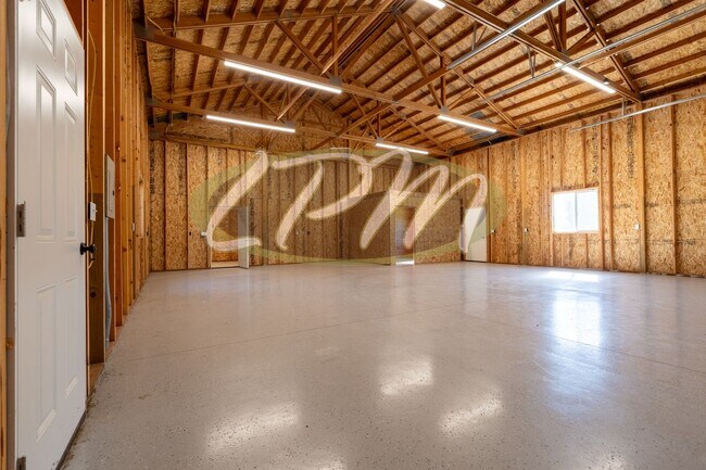 Building Photo - Spacious 3-Bedroom Home on 4.5 Acres – Pos...