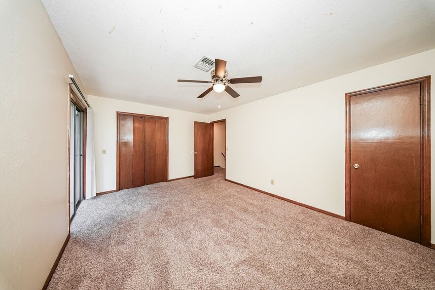 Building Photo - 2614 Martin Ln