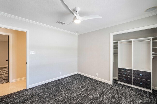 Building Photo - 3215 Sesbania Dr