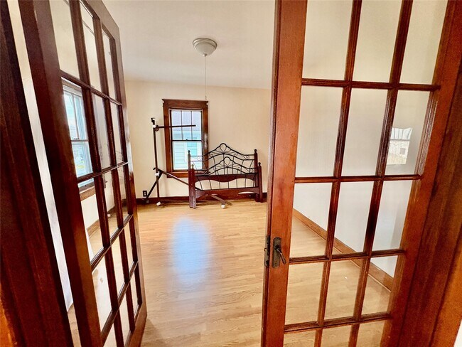 Building Photo - 211 Dudley Ave