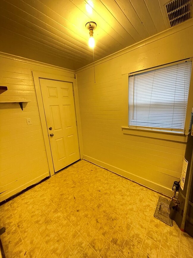 Building Photo - Charming 2 Bedroom, 1 Bathroom Home in Rio Dell, CA