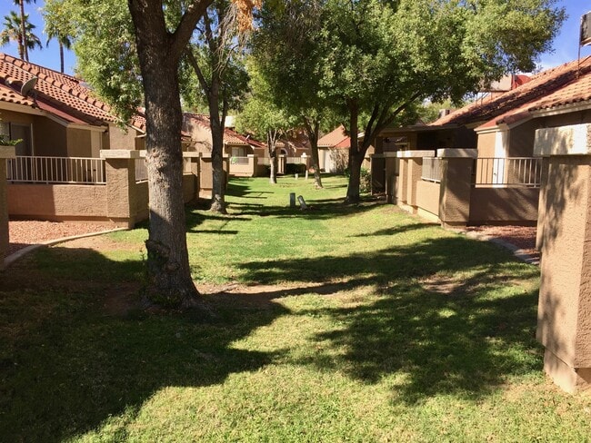 Building Photo - 7040 W Olive Ave