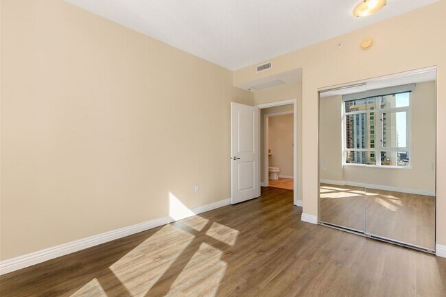 Building Photo - 850 Beech St