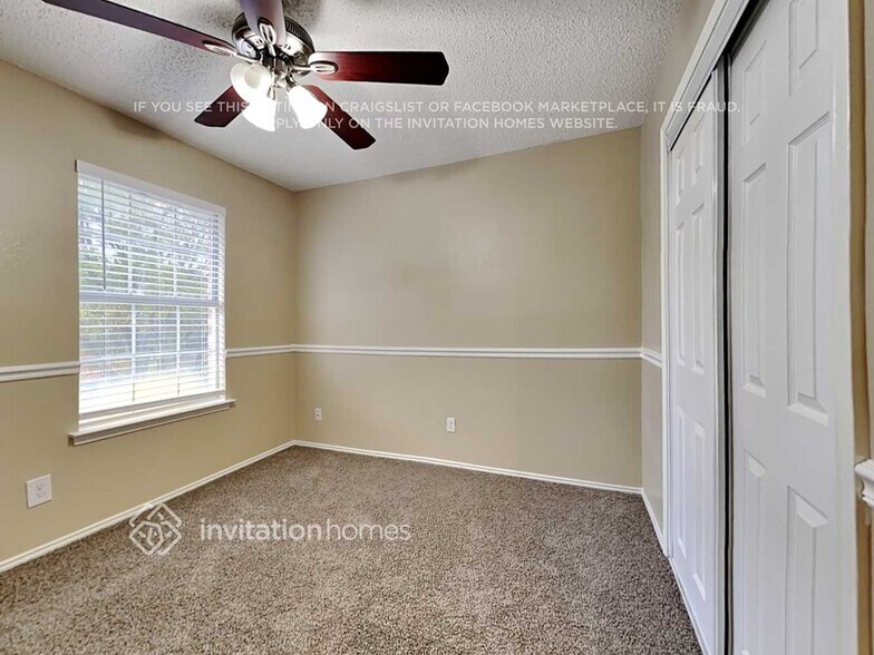 Building Photo - 2207 Bennington Dr