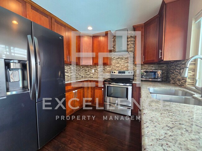 Building Photo - 4/2 House With Private Pool & Hot Tub, AC,...