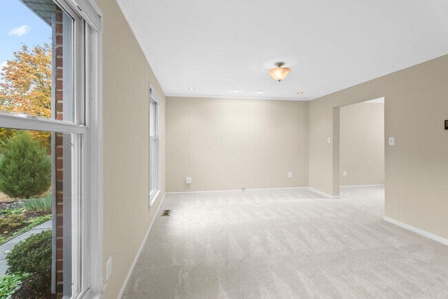 Building Photo - Move-In Ready Home in Prime Springfield Lo...