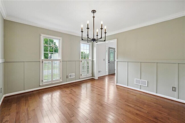 Building Photo - 2565 Chestea Dr NE