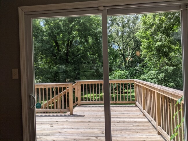 Building Photo - 3812 Thrall Dr